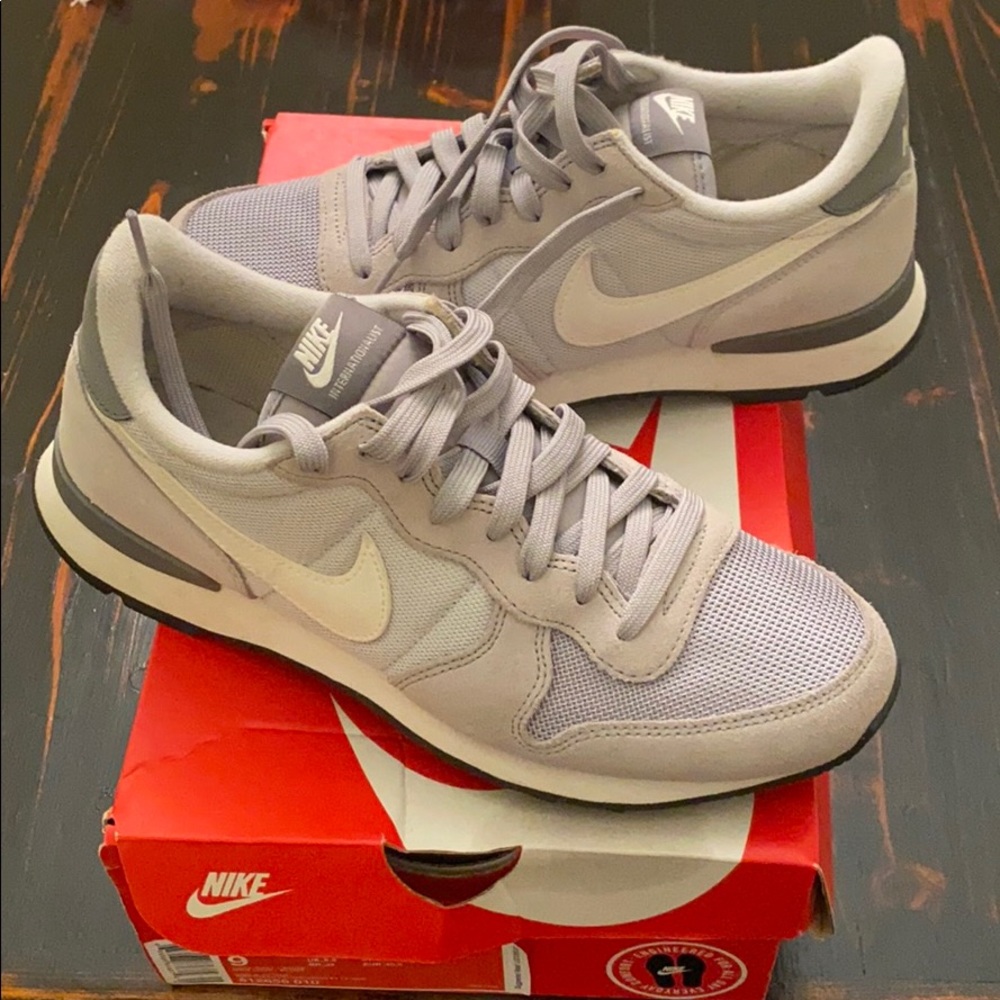Nike Tanjun